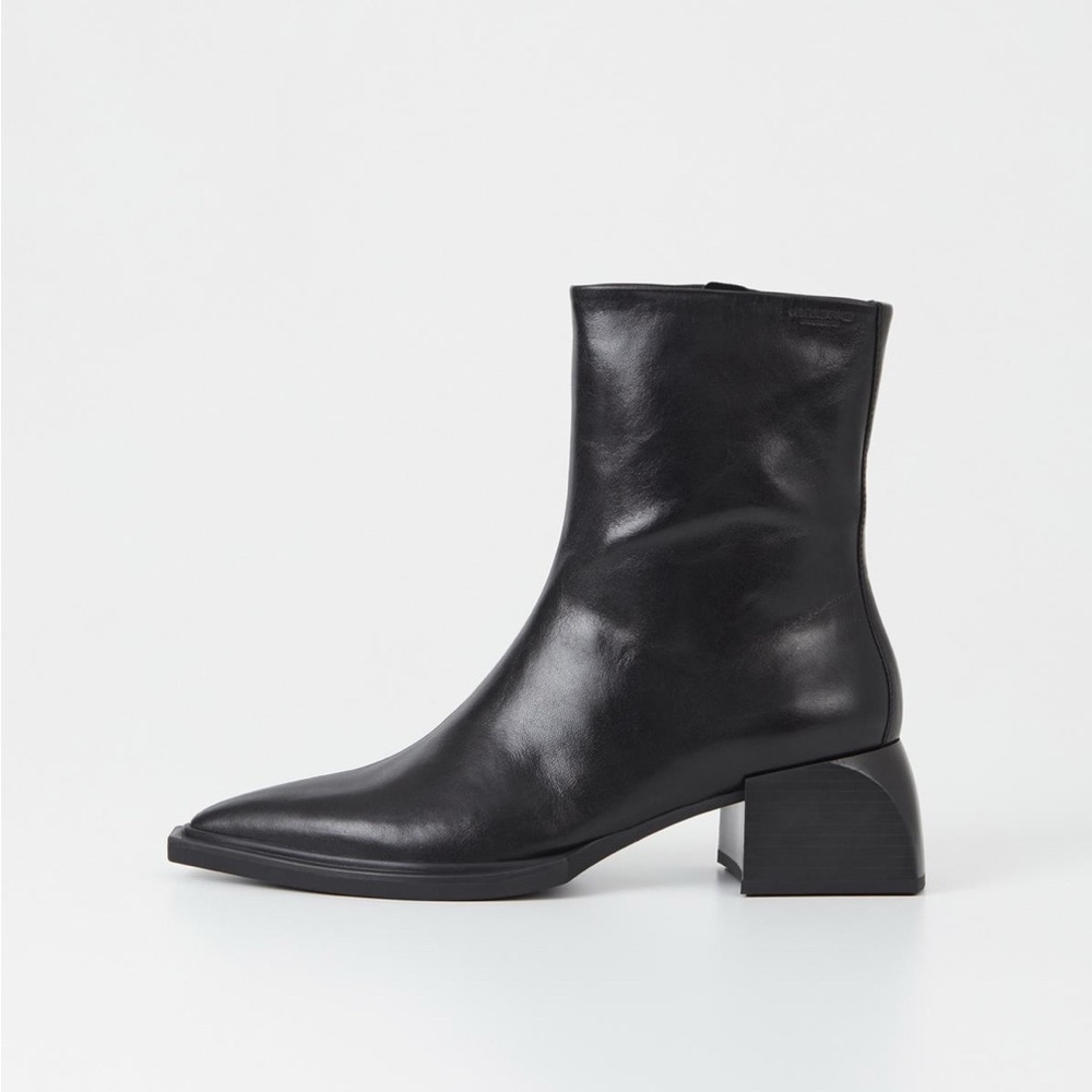 Vagabond Vivian Black Bootie - Size 38 (runs small, fits like a 7.5)